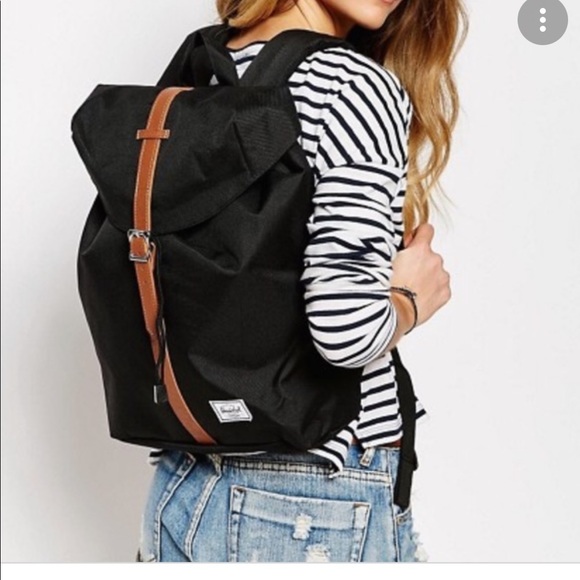 Herschel post mid volume Clearance
